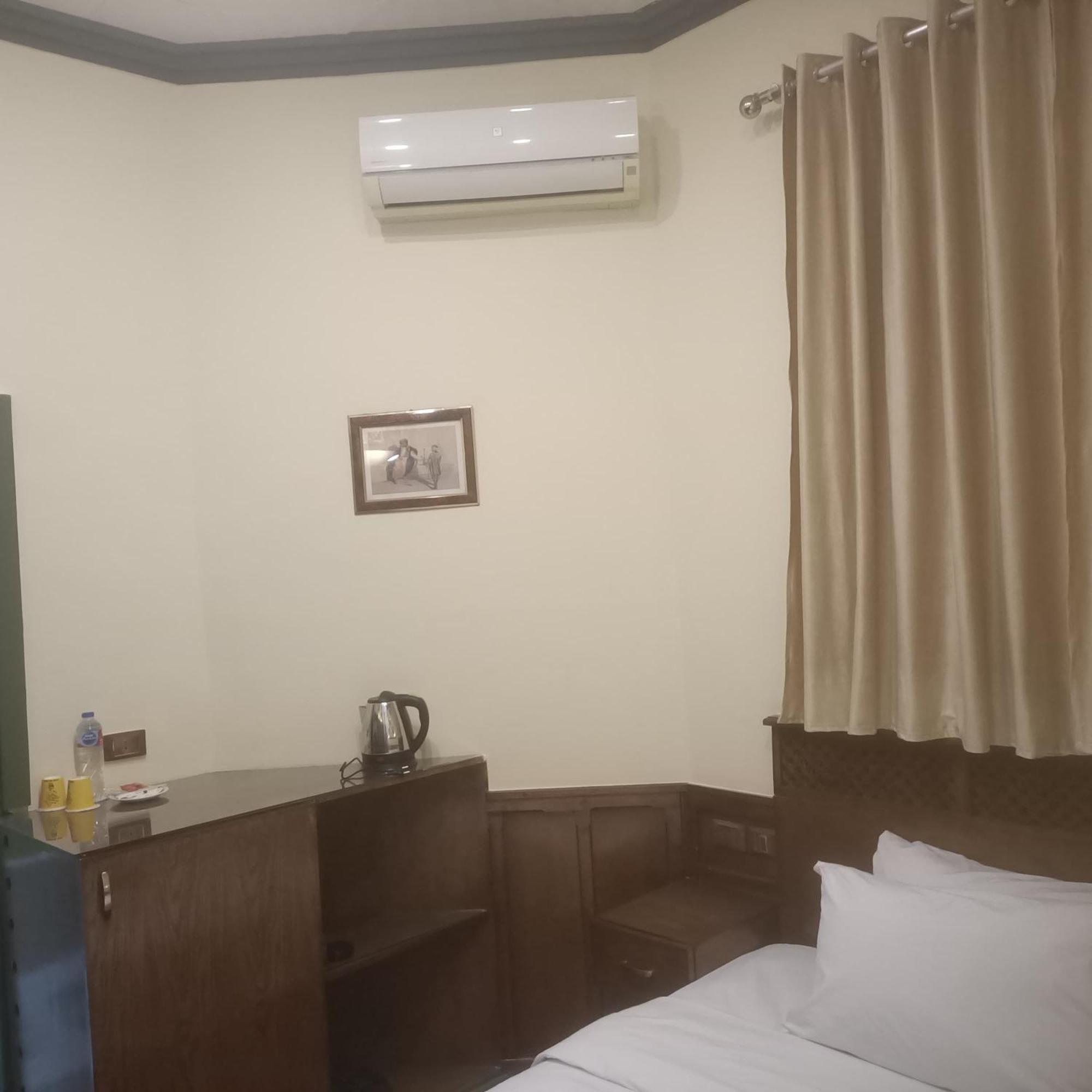 Hotel Carlton Downtown Il Cairo Esterno foto